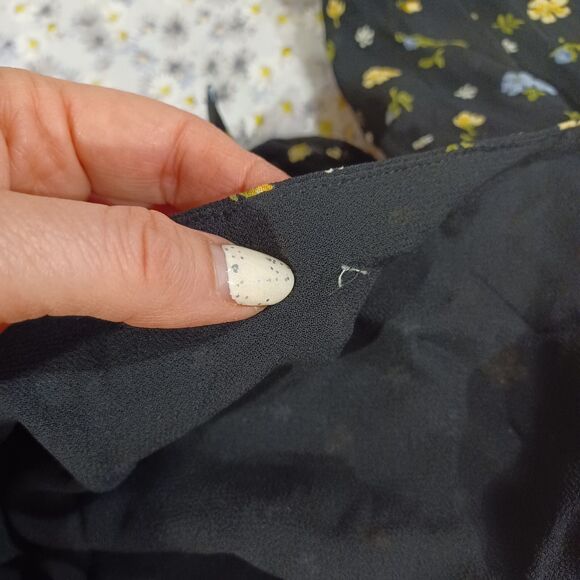 Reformation Alani Posie Mini Dress Black Ditsy Floral Smocked V Neck Size 12 - Picture 11 of 11